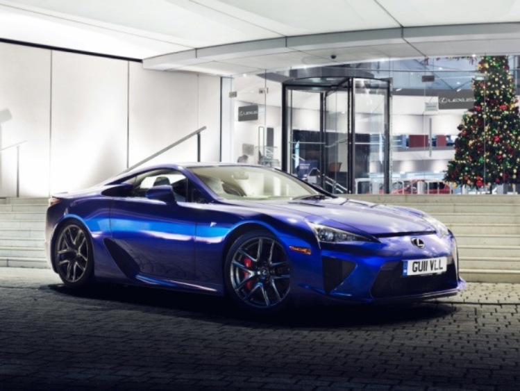 Lexus LFA kończy 10 lat. Poznaj nieznane fakty z jego historii